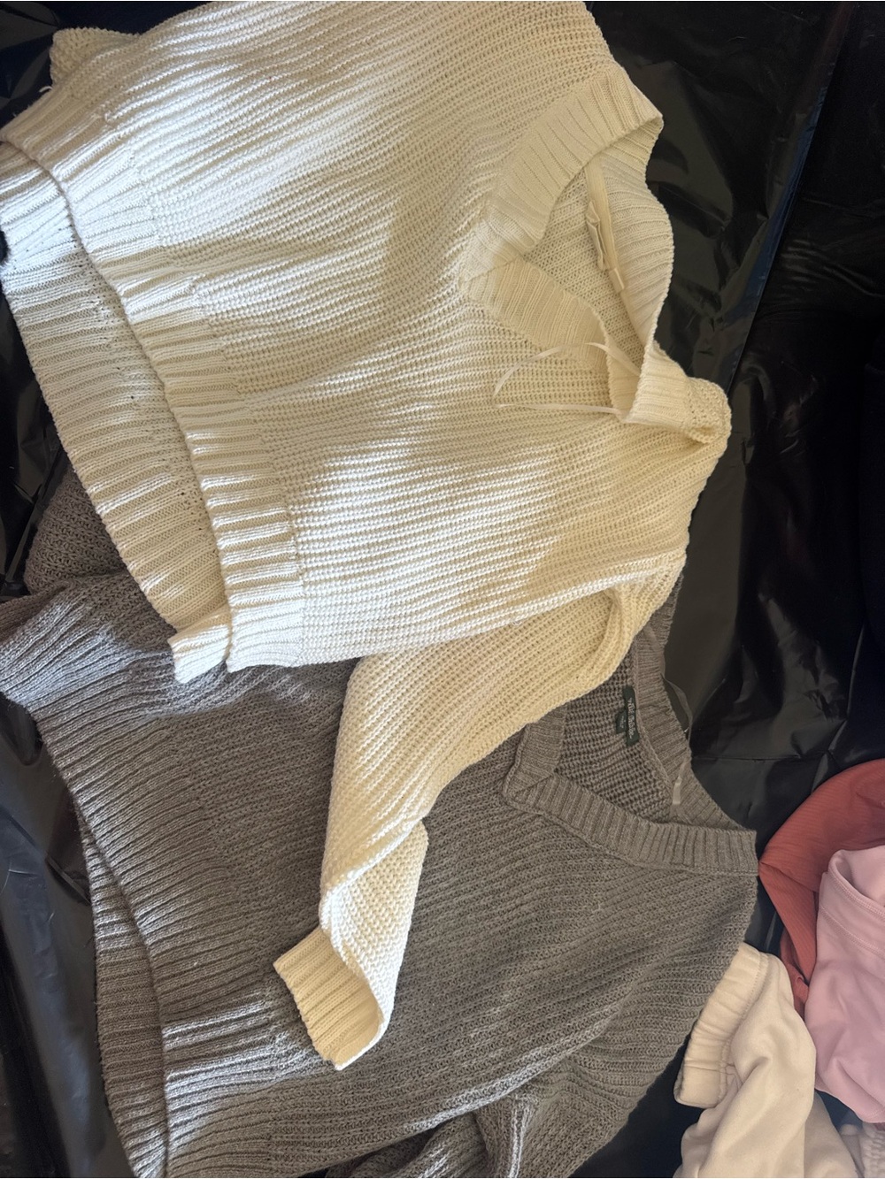 Classic Cream V-Neck Knit Sweater - Unbranded